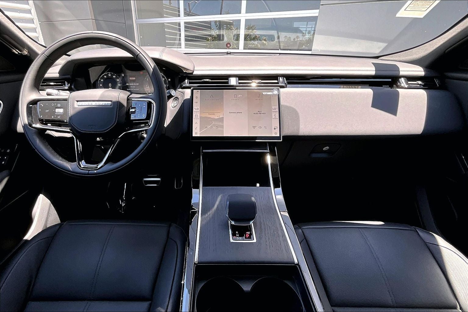 2026 Land Rover Range Rover Velar Dynamic SE