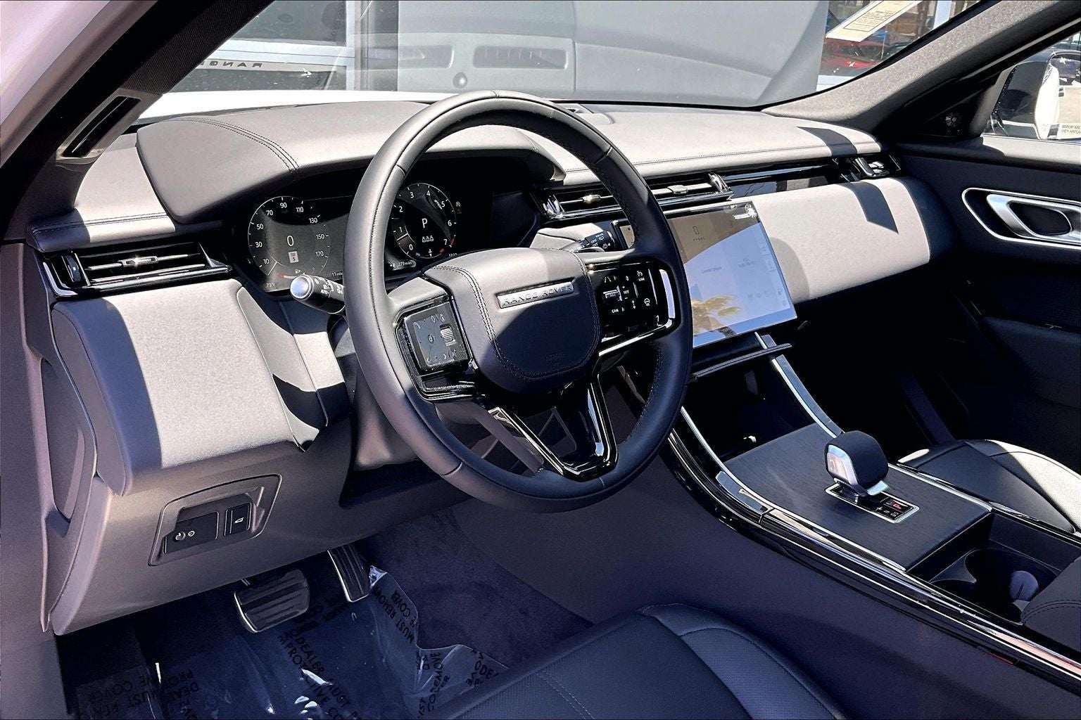 2026 Land Rover Range Rover Velar Dynamic SE