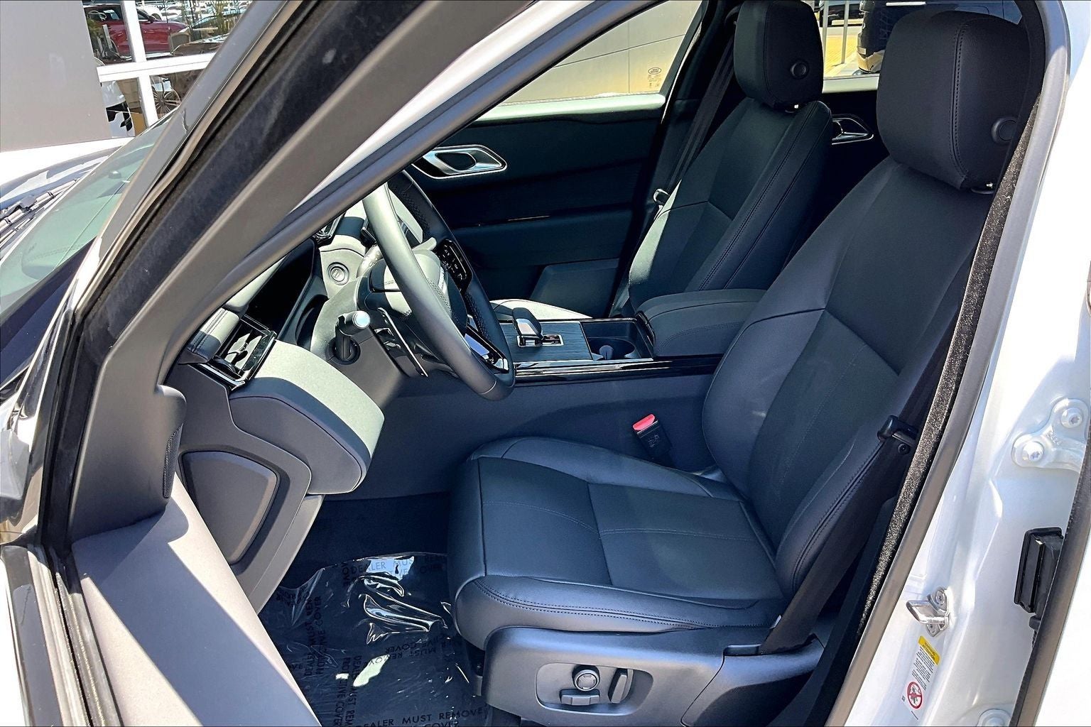 2026 Land Rover Range Rover Velar Dynamic SE