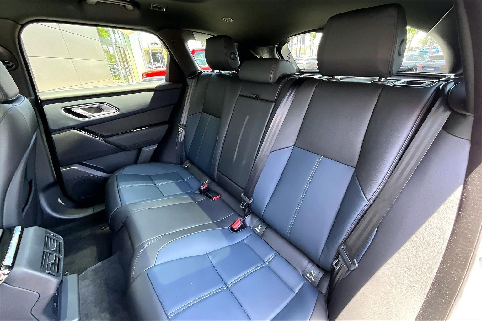 2026 Land Rover Range Rover Velar Dynamic SE