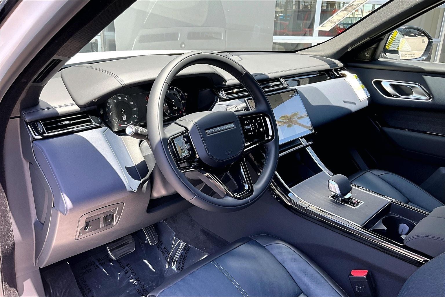 2026 Land Rover Range Rover Velar Dynamic SE