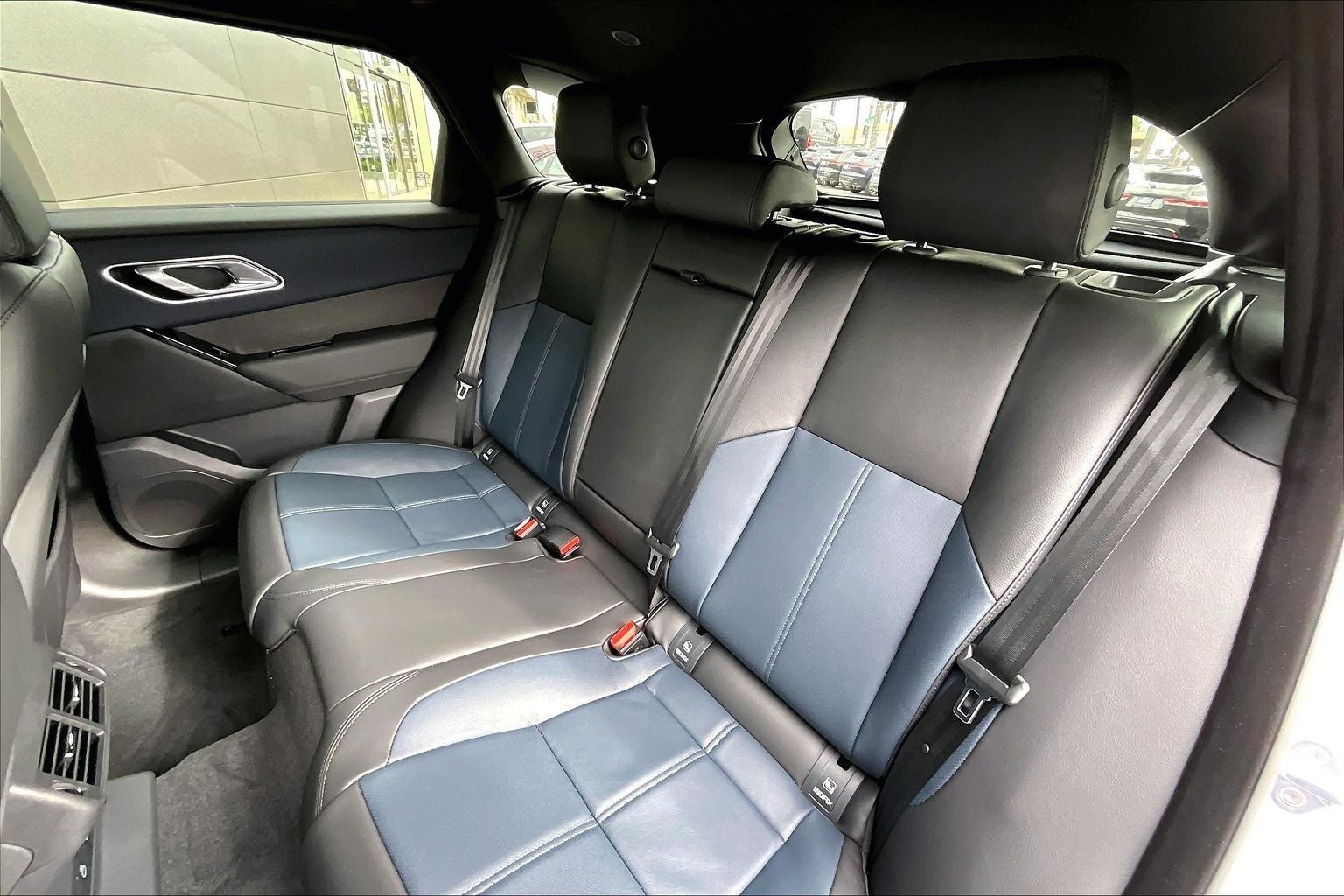 2026 Land Rover Range Rover Velar Dynamic SE