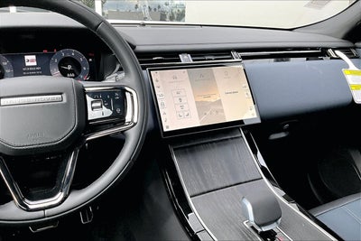 2026 Land Rover Range Rover Velar Dynamic SE