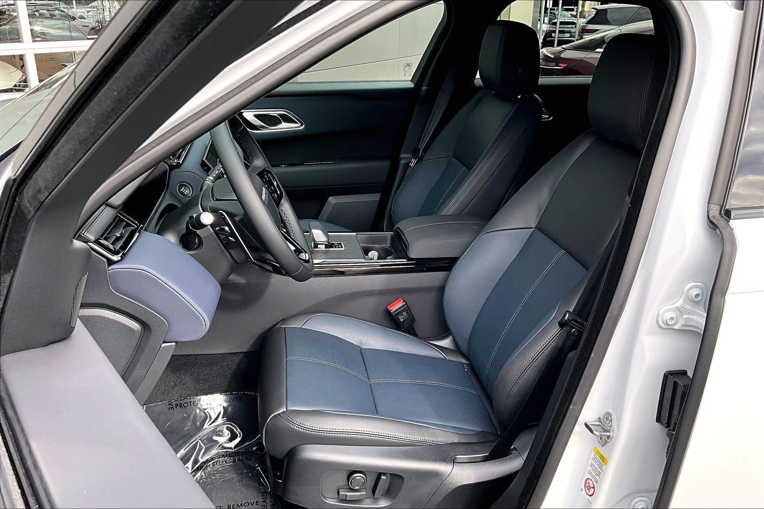 2026 Land Rover Range Rover Velar Dynamic SE