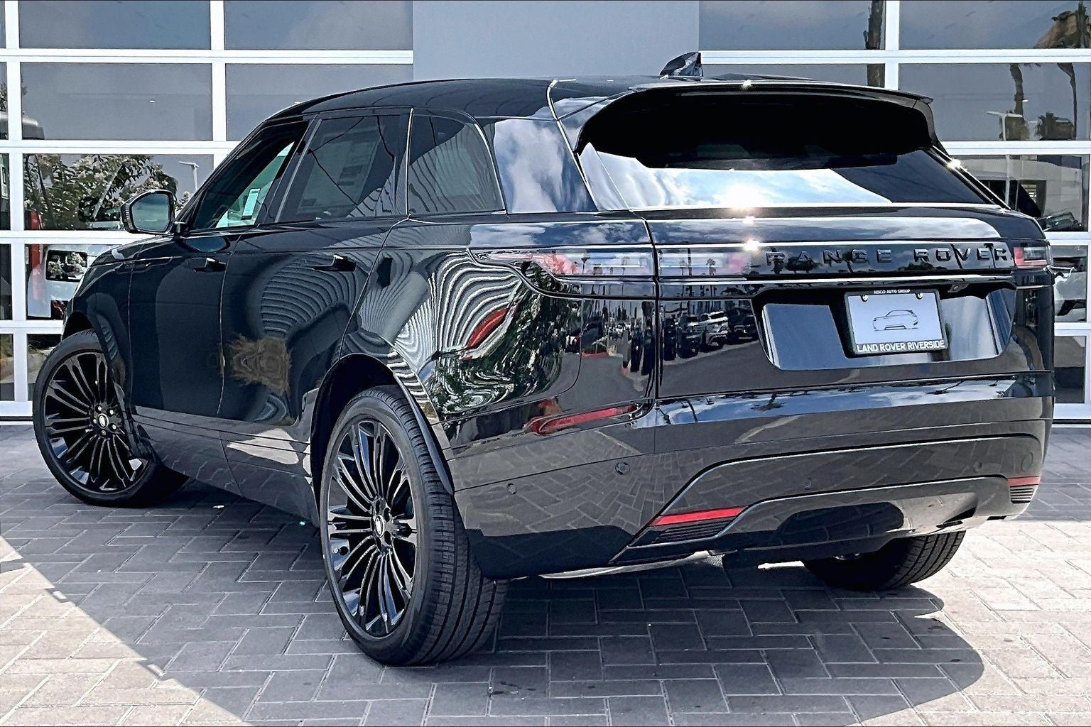 2026 Land Rover Range Rover Velar Dynamic SE