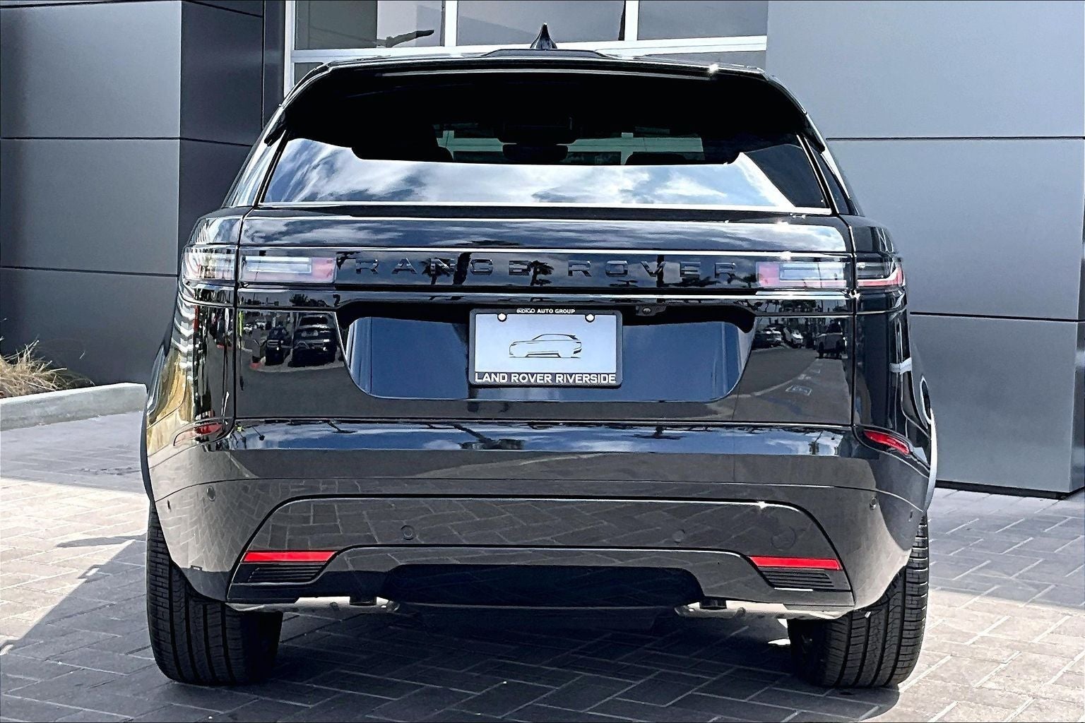 2026 Land Rover Range Rover Velar Dynamic SE