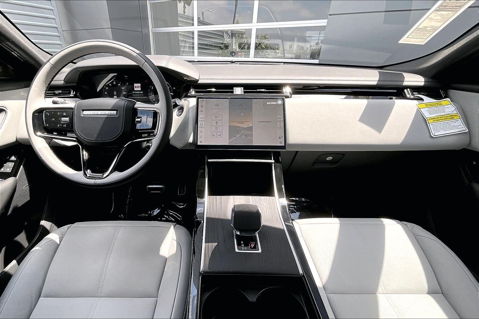 2026 Land Rover Range Rover Velar Dynamic SE