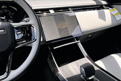 2026 Land Rover Range Rover Velar Dynamic SE