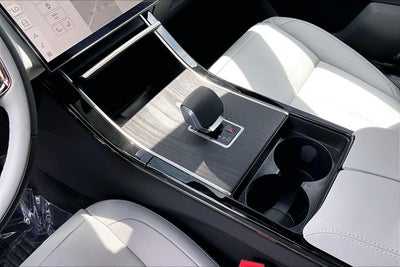 2026 Land Rover Range Rover Velar Dynamic SE