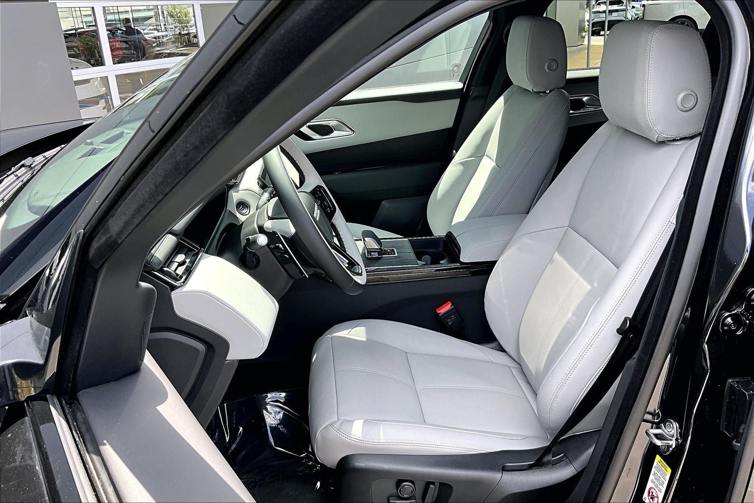 2026 Land Rover Range Rover Velar Dynamic SE