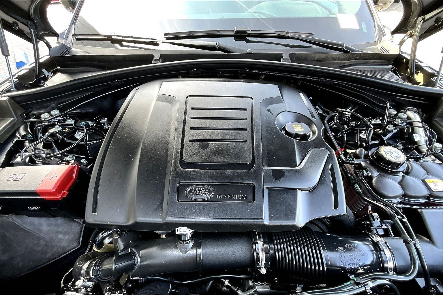 2026 Land Rover Range Rover Velar Dynamic SE