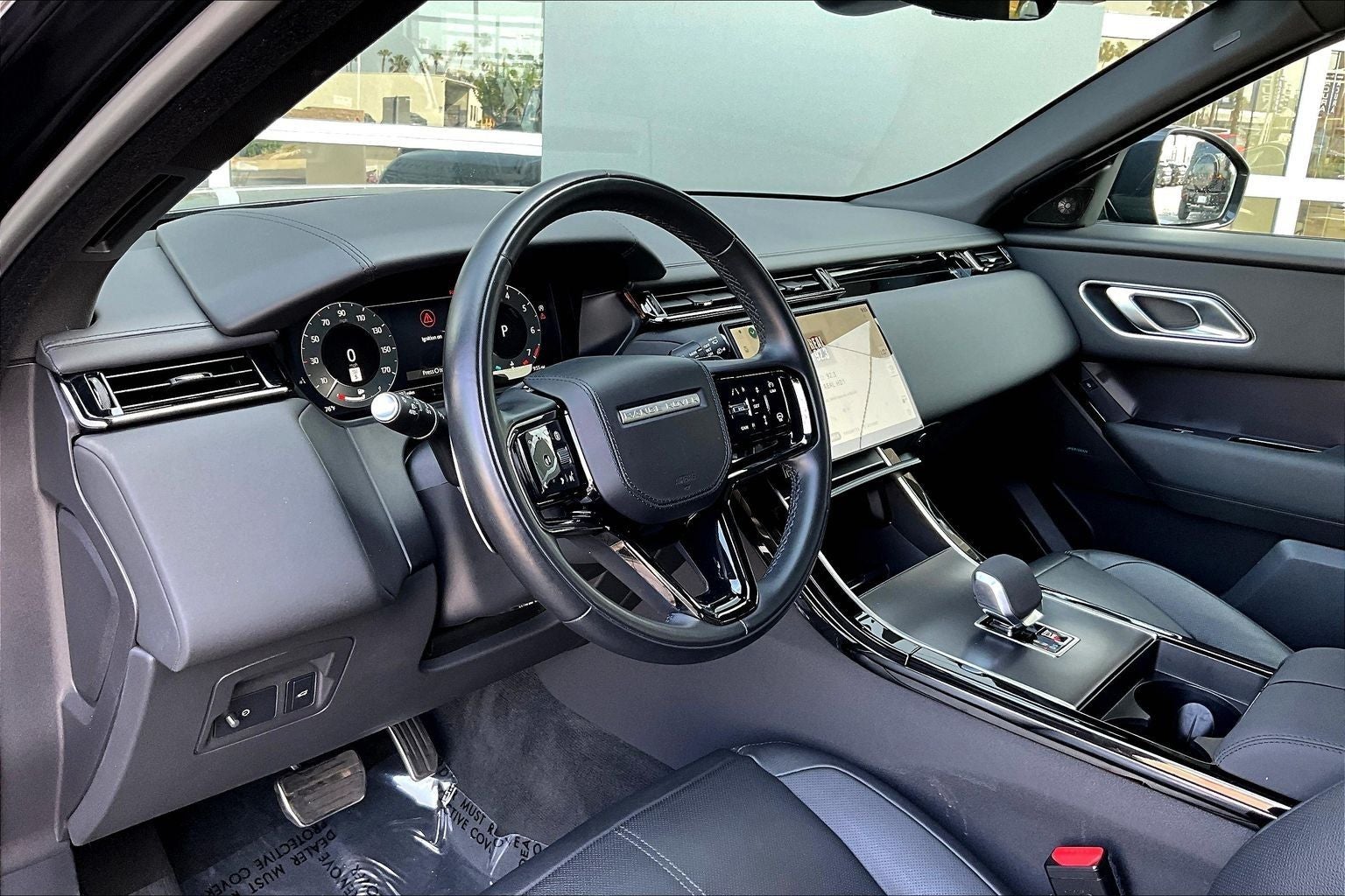 2026 Land Rover Range Rover Velar Dynamic SE