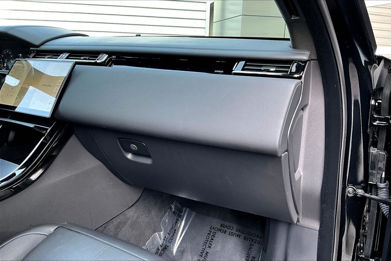 2026 Land Rover Range Rover Velar Dynamic SE