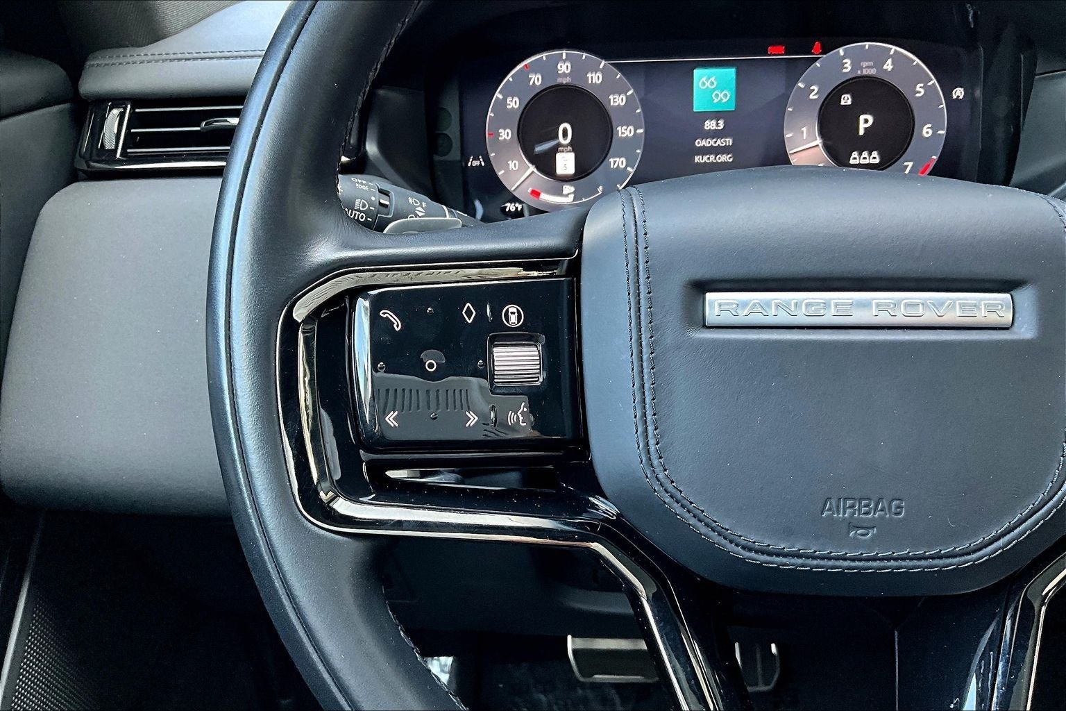 2026 Land Rover Range Rover Velar Dynamic SE