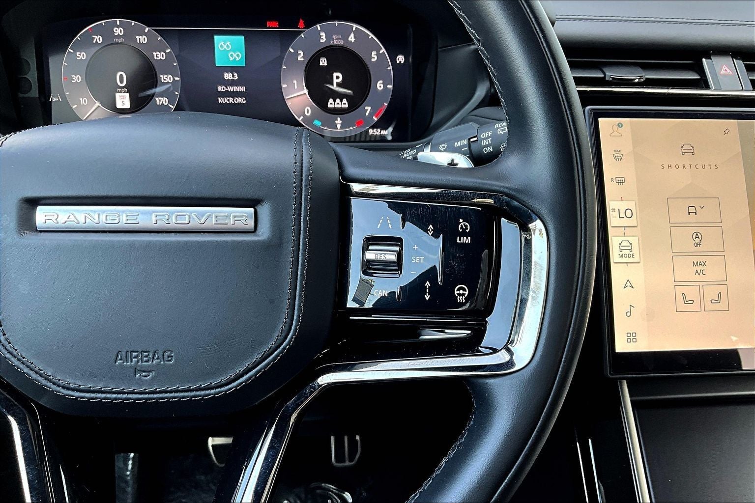 2026 Land Rover Range Rover Velar Dynamic SE