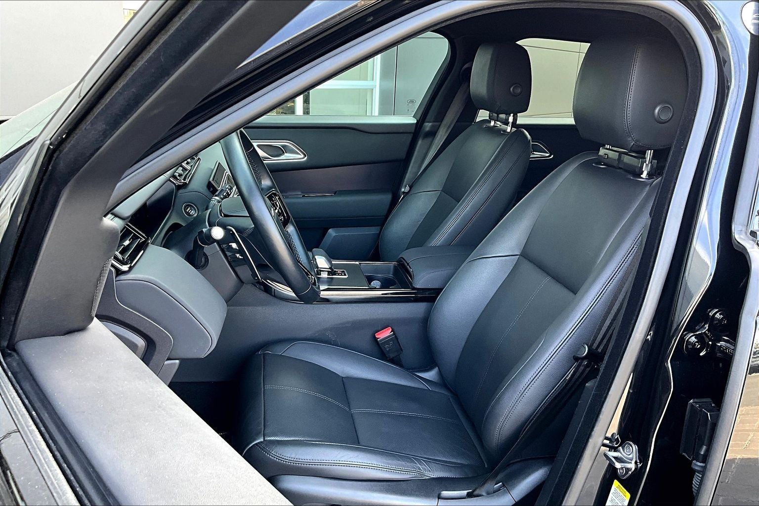 2026 Land Rover Range Rover Velar Dynamic SE