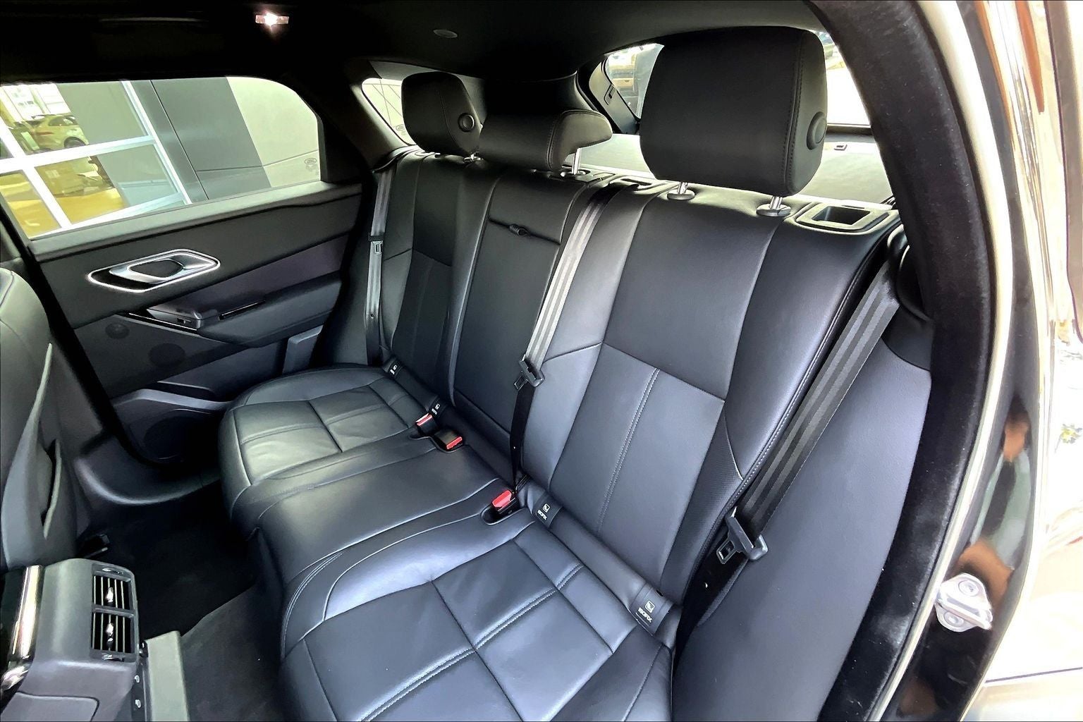 2026 Land Rover Range Rover Velar Dynamic SE