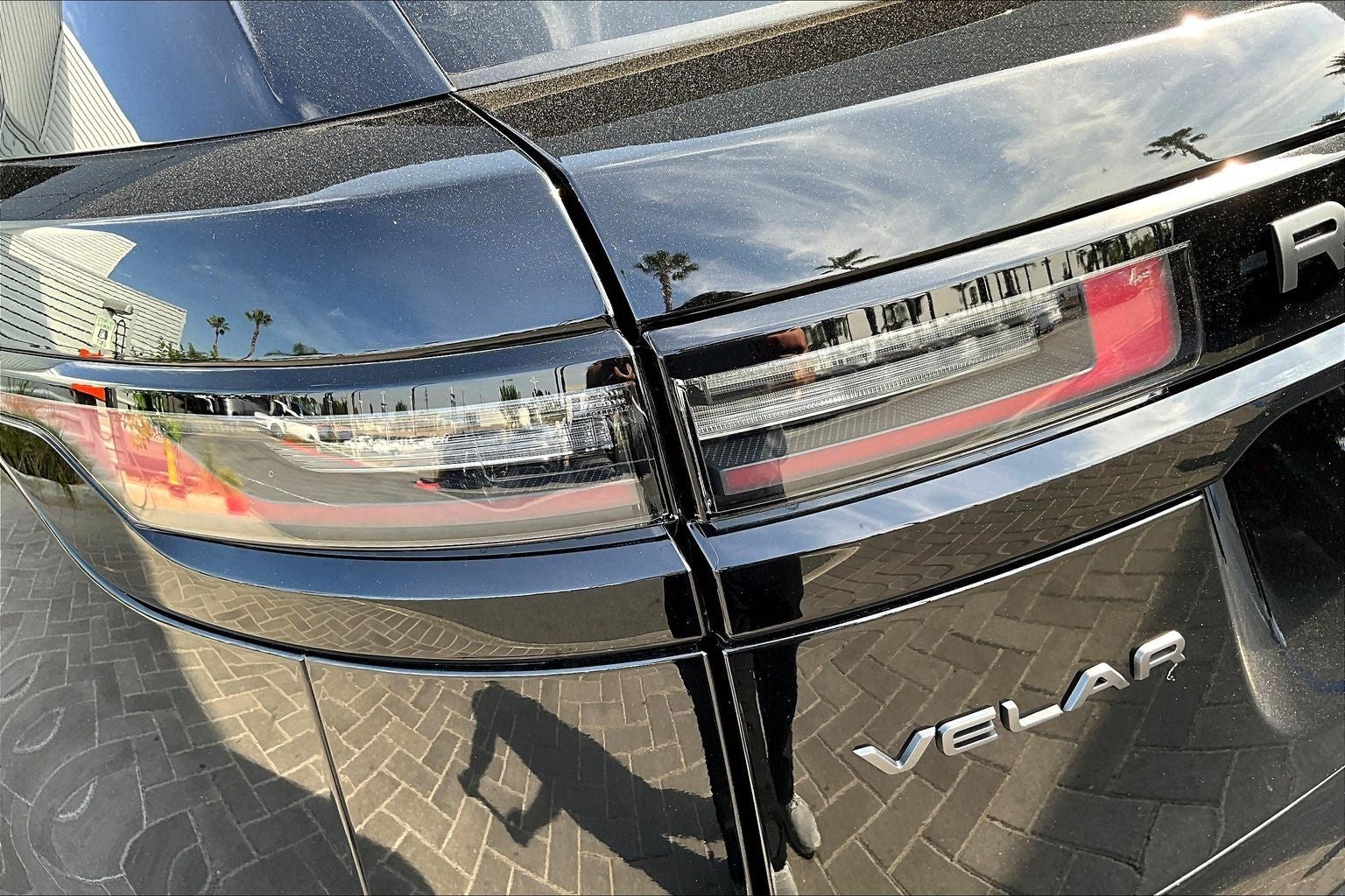 2026 Land Rover Range Rover Velar Dynamic SE