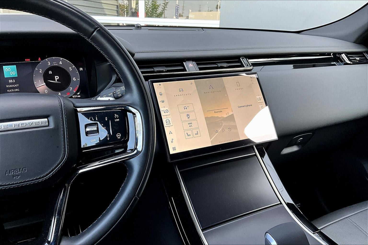 2026 Land Rover Range Rover Velar Dynamic SE