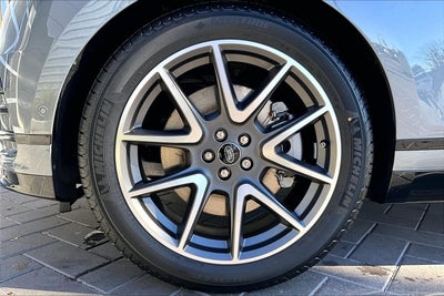 2026 Land Rover Range Rover Velar Dynamic SE