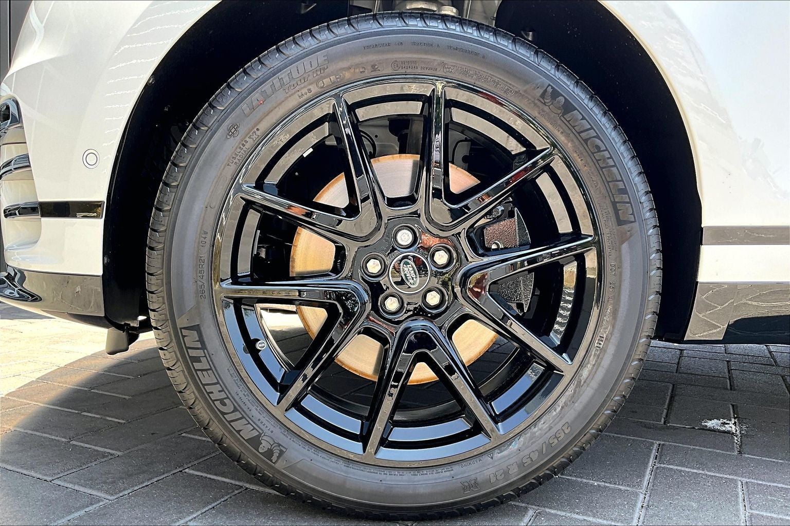 2026 Land Rover Range Rover Velar Dynamic SE