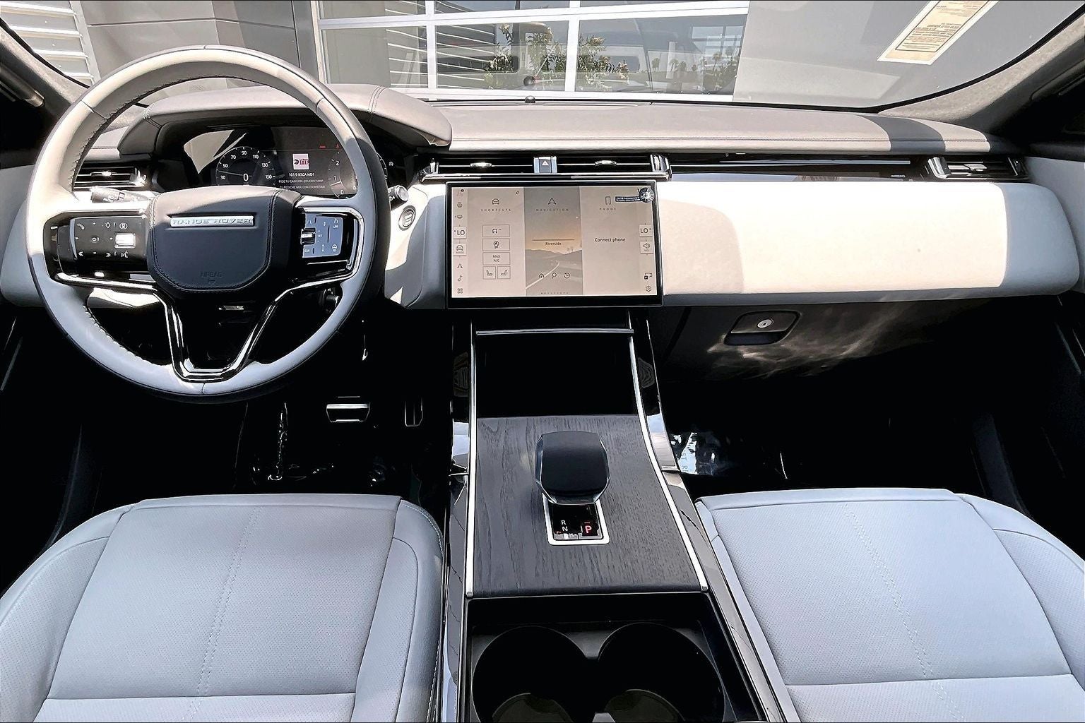 2026 Land Rover Range Rover Velar Dynamic SE