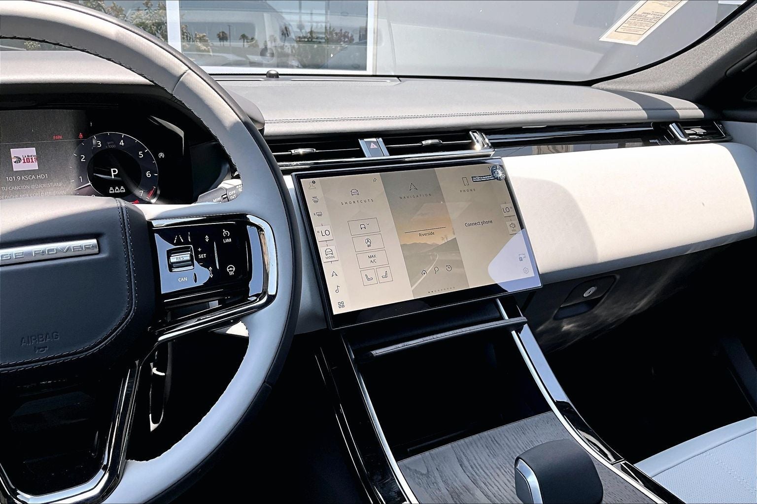 2026 Land Rover Range Rover Velar Dynamic SE