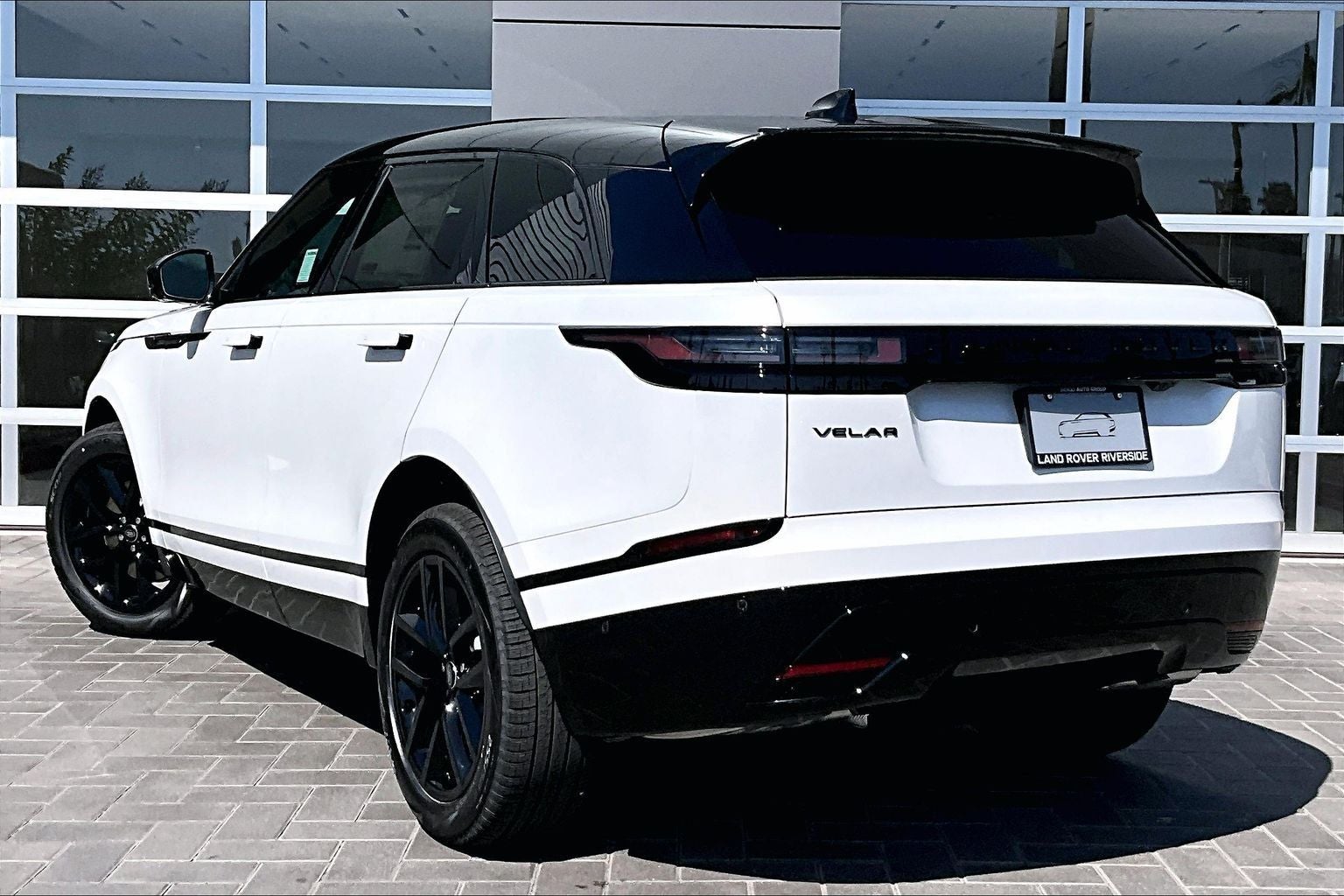 2026 Land Rover Range Rover Velar Dynamic SE