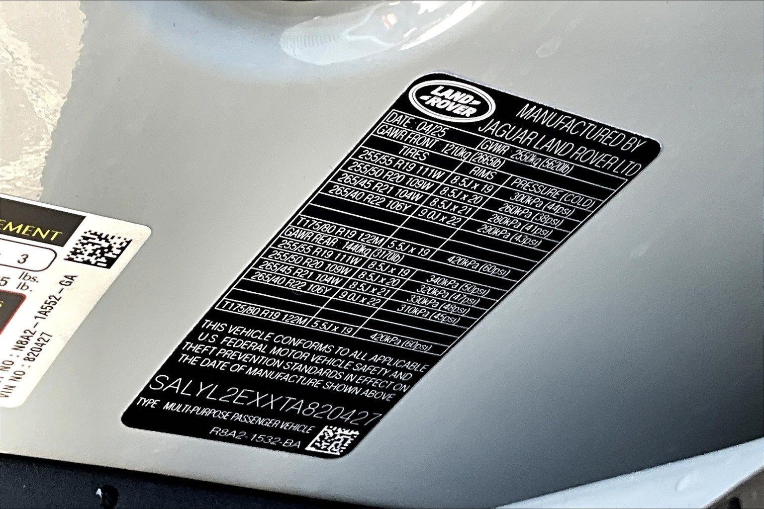 2026 Land Rover Range Rover Velar Dynamic SE