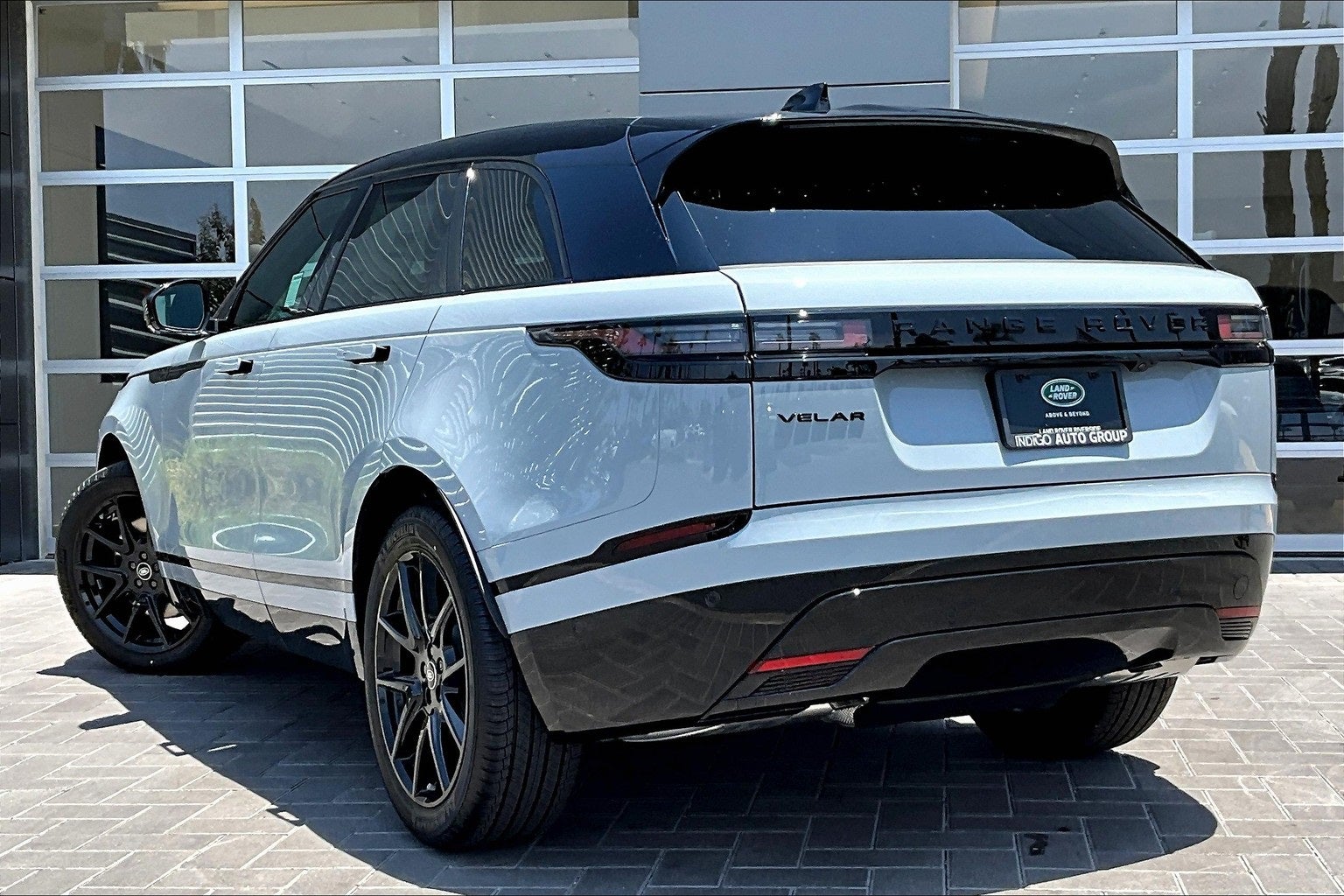 2026 Land Rover Range Rover Velar Dynamic SE