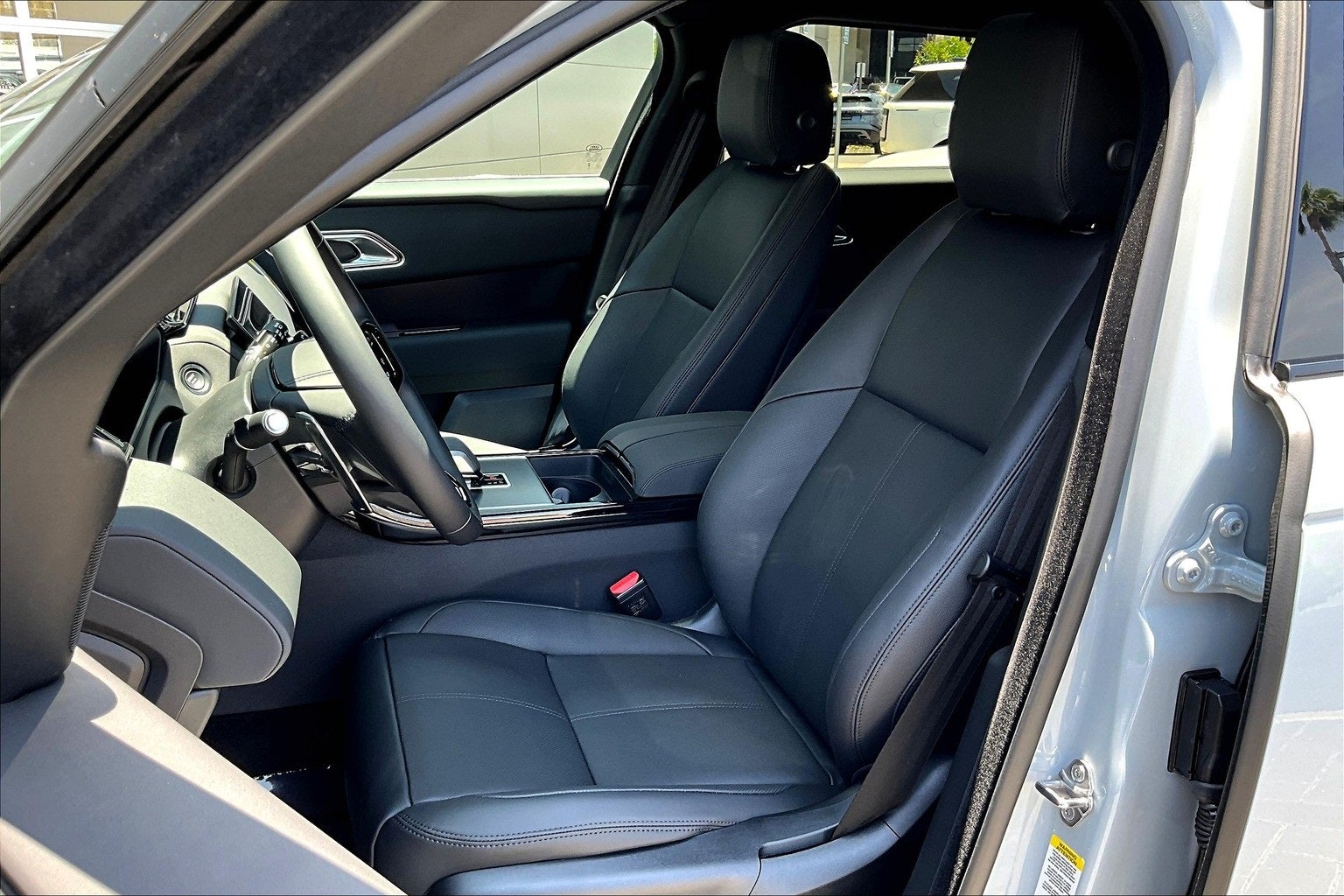 2026 Land Rover Range Rover Velar Dynamic SE