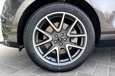 2026 Land Rover Range Rover Velar Dynamic SE