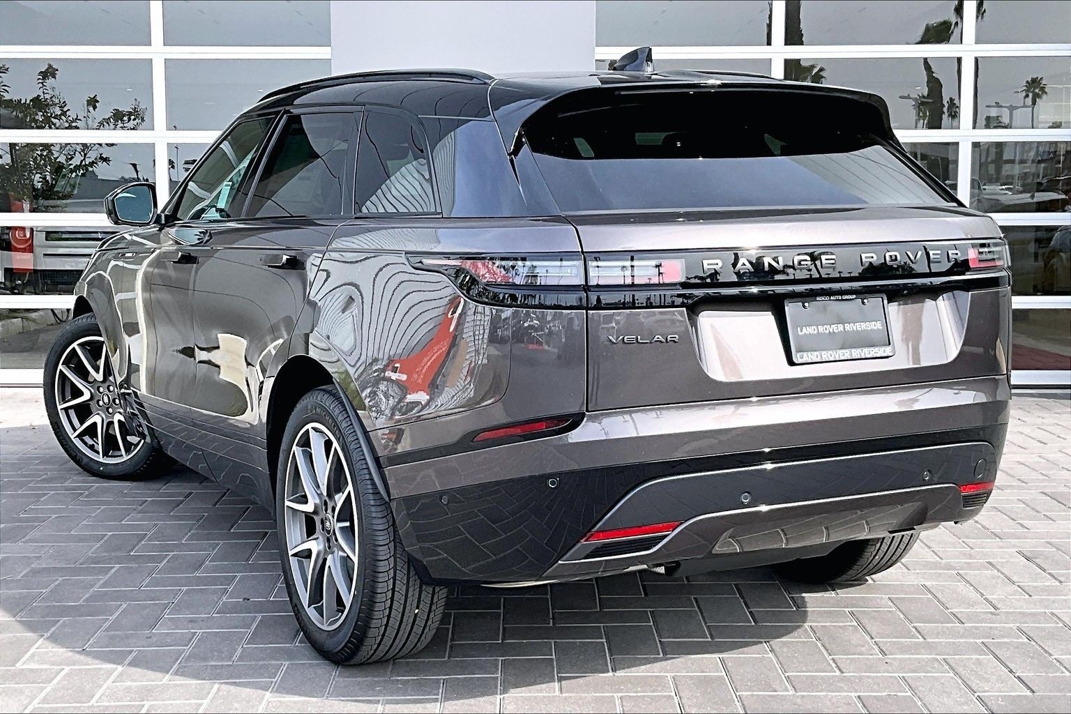 2026 Land Rover Range Rover Velar Dynamic SE