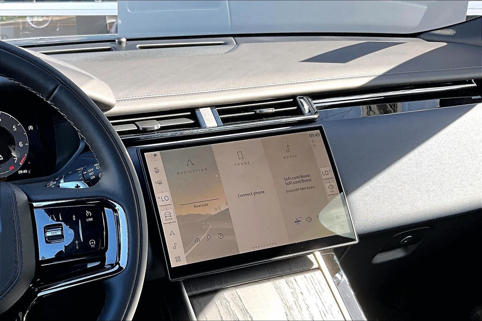 2026 Land Rover Range Rover Velar Dynamic SE