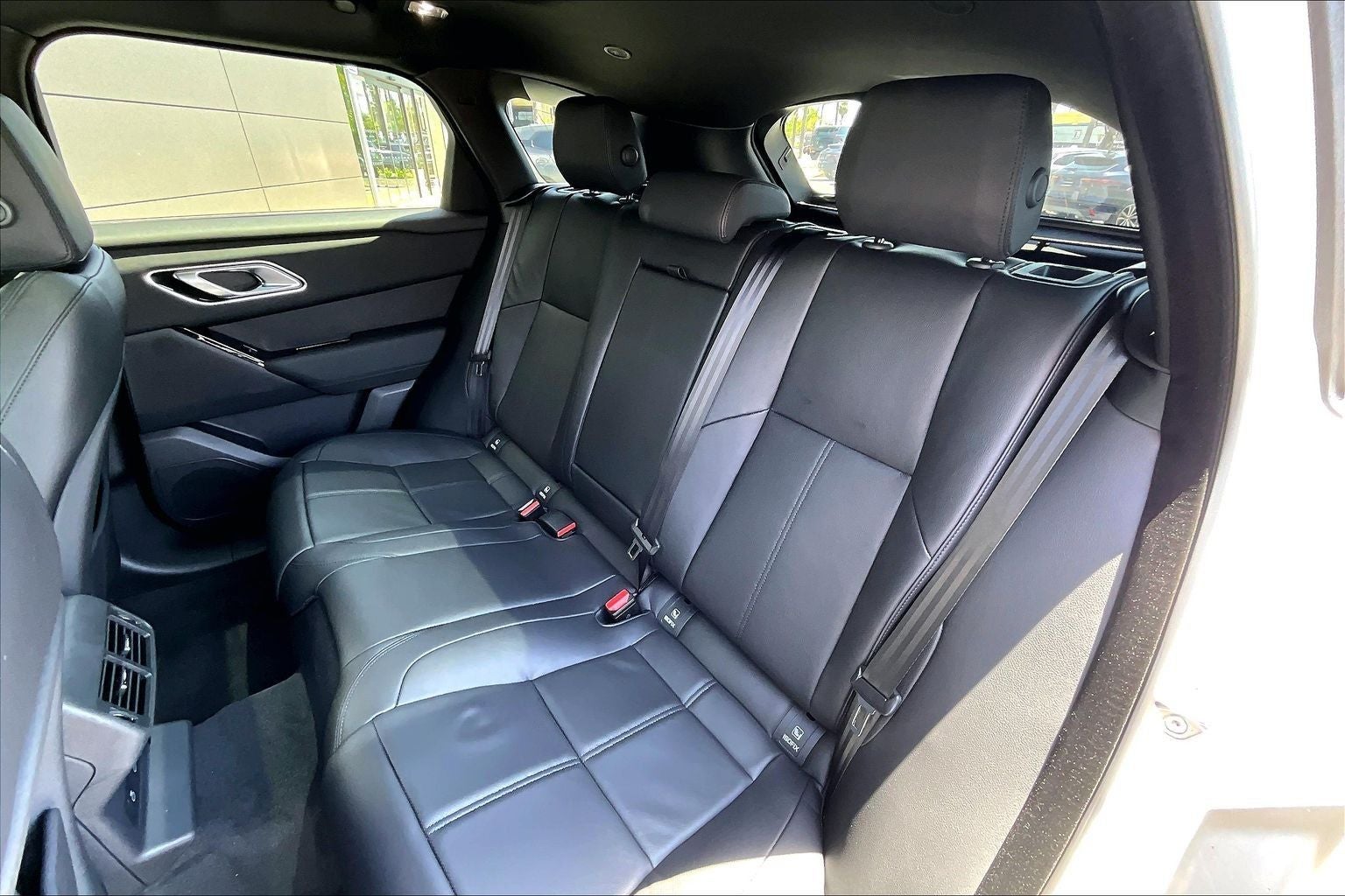 2026 Land Rover Range Rover Velar Dynamic SE