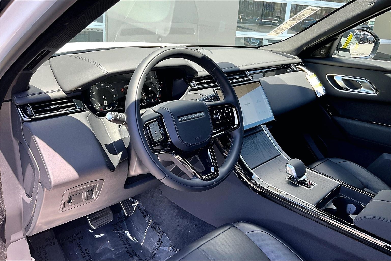 2026 Land Rover Range Rover Velar Dynamic SE
