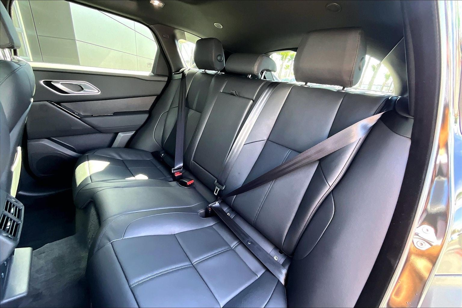 2026 Land Rover Range Rover Velar Dynamic SE