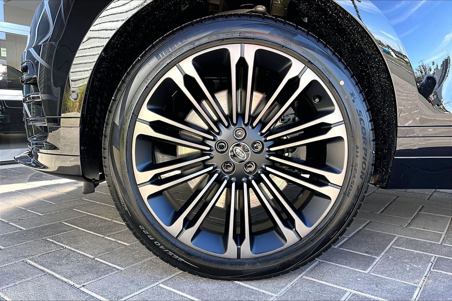 2026 Land Rover Range Rover Velar Dynamic SE