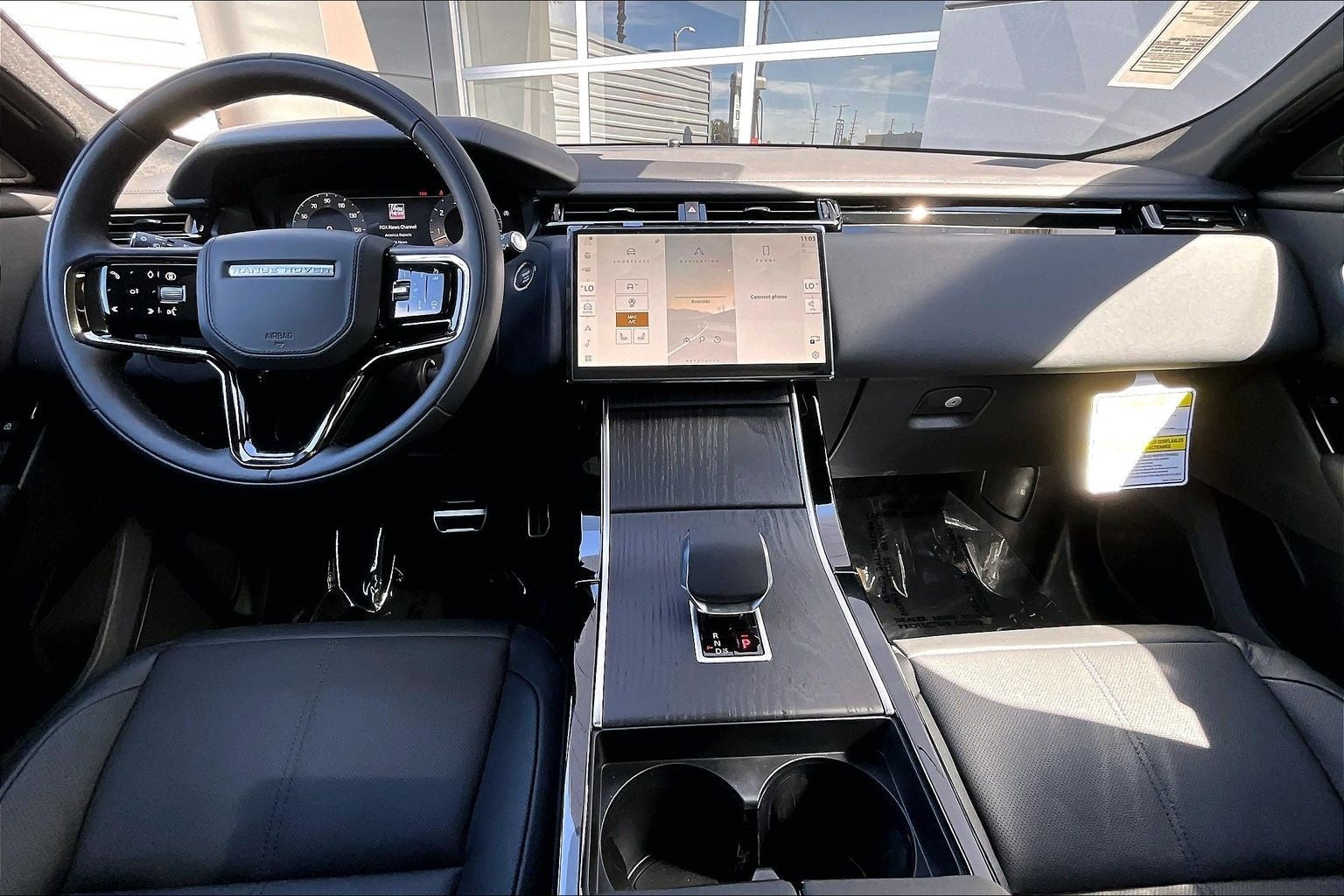 2026 Land Rover Range Rover Velar Dynamic SE