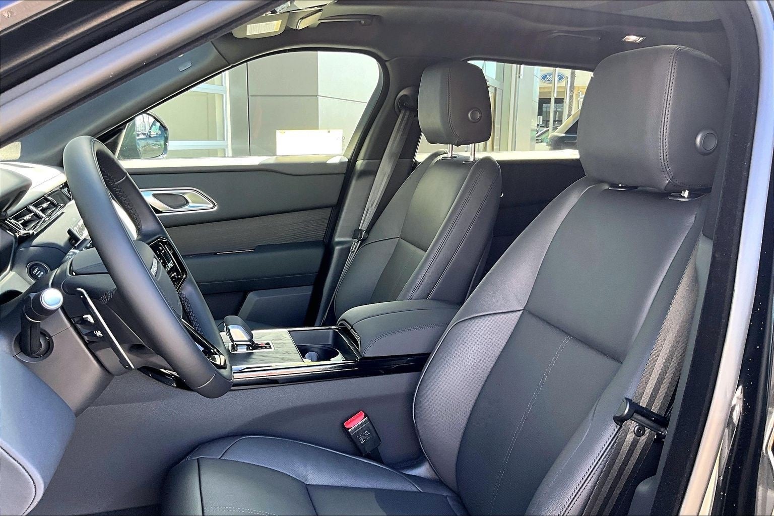 2026 Land Rover Range Rover Velar Dynamic SE