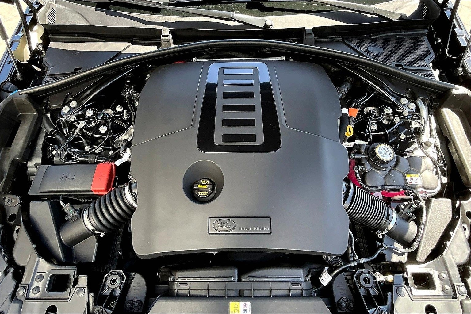 2026 Land Rover Range Rover Velar Dynamic SE