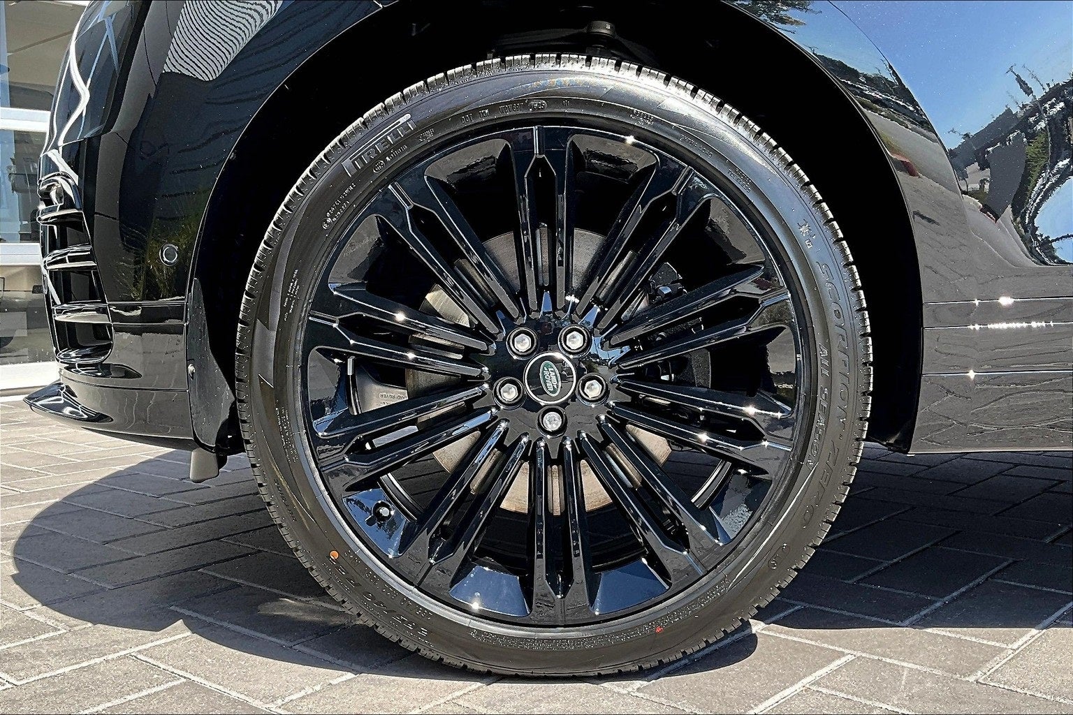 2026 Land Rover Range Rover Velar Dynamic SE