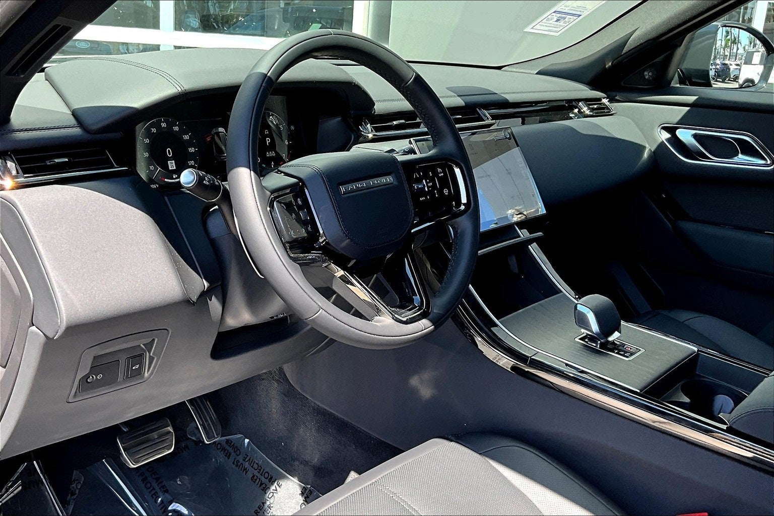 2026 Land Rover Range Rover Velar Dynamic SE