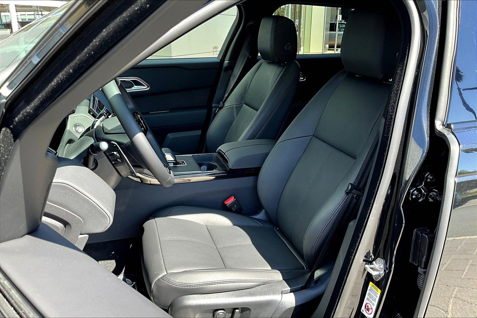 2026 Land Rover Range Rover Velar Dynamic SE