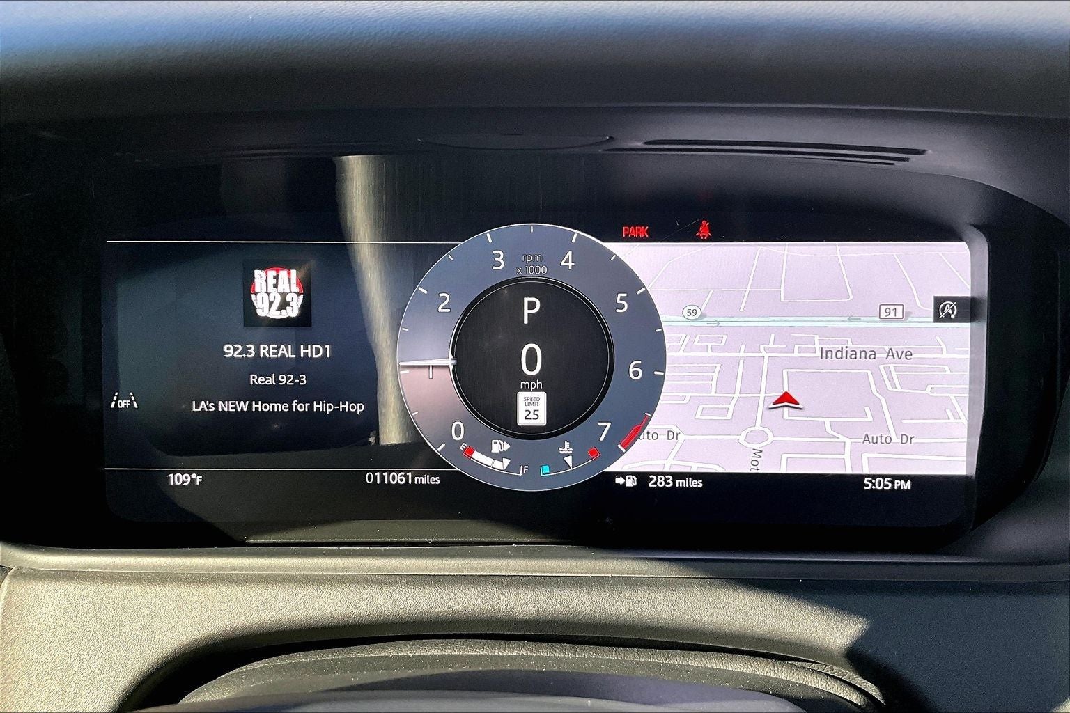 2026 Land Rover Range Rover Velar Dynamic SE