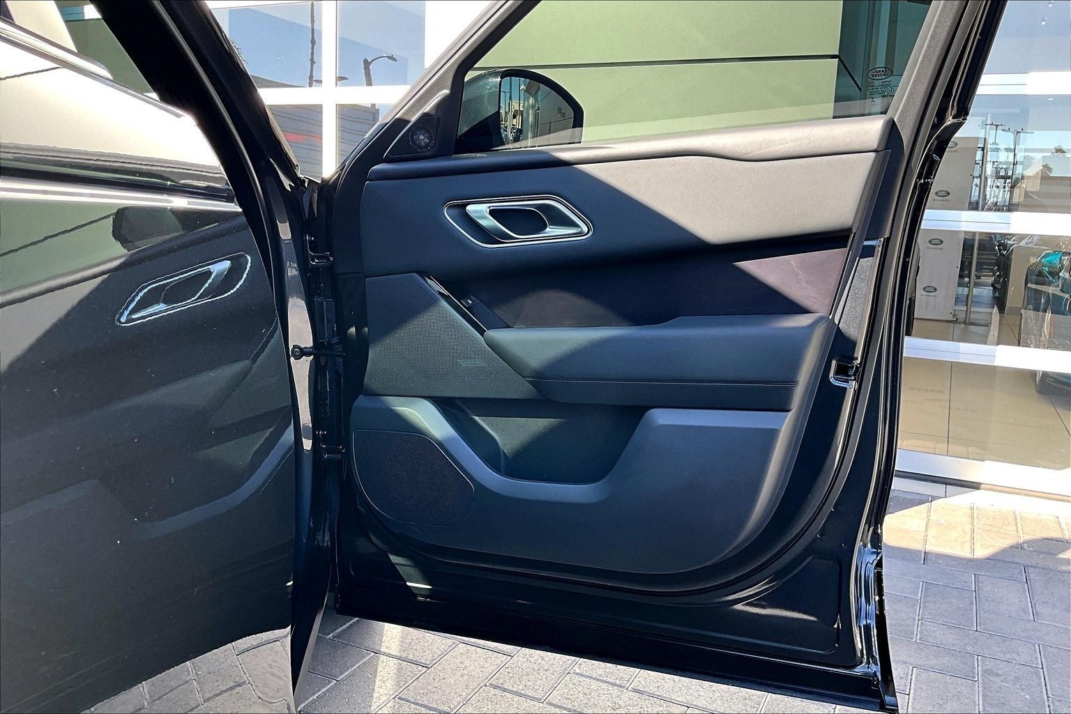 2026 Land Rover Range Rover Velar Dynamic SE