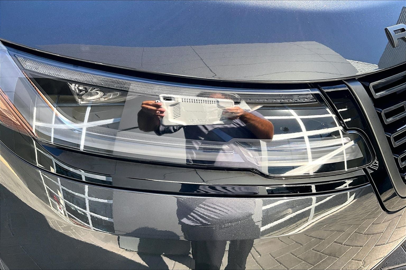 2026 Land Rover Range Rover Velar Dynamic SE