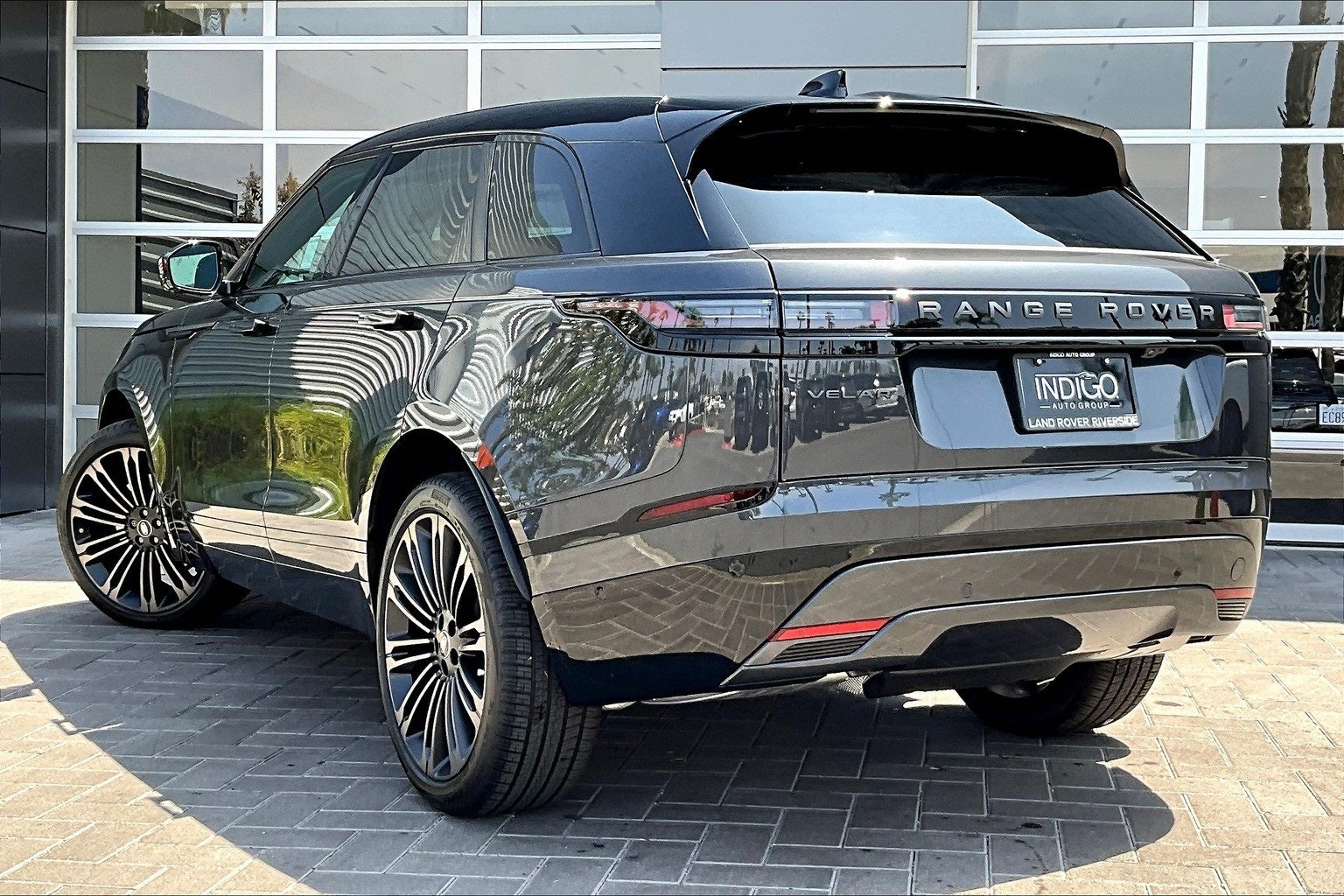 2026 Land Rover Range Rover Velar Dynamic SE