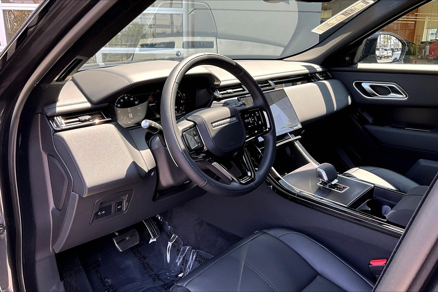 2026 Land Rover Range Rover Velar Dynamic SE