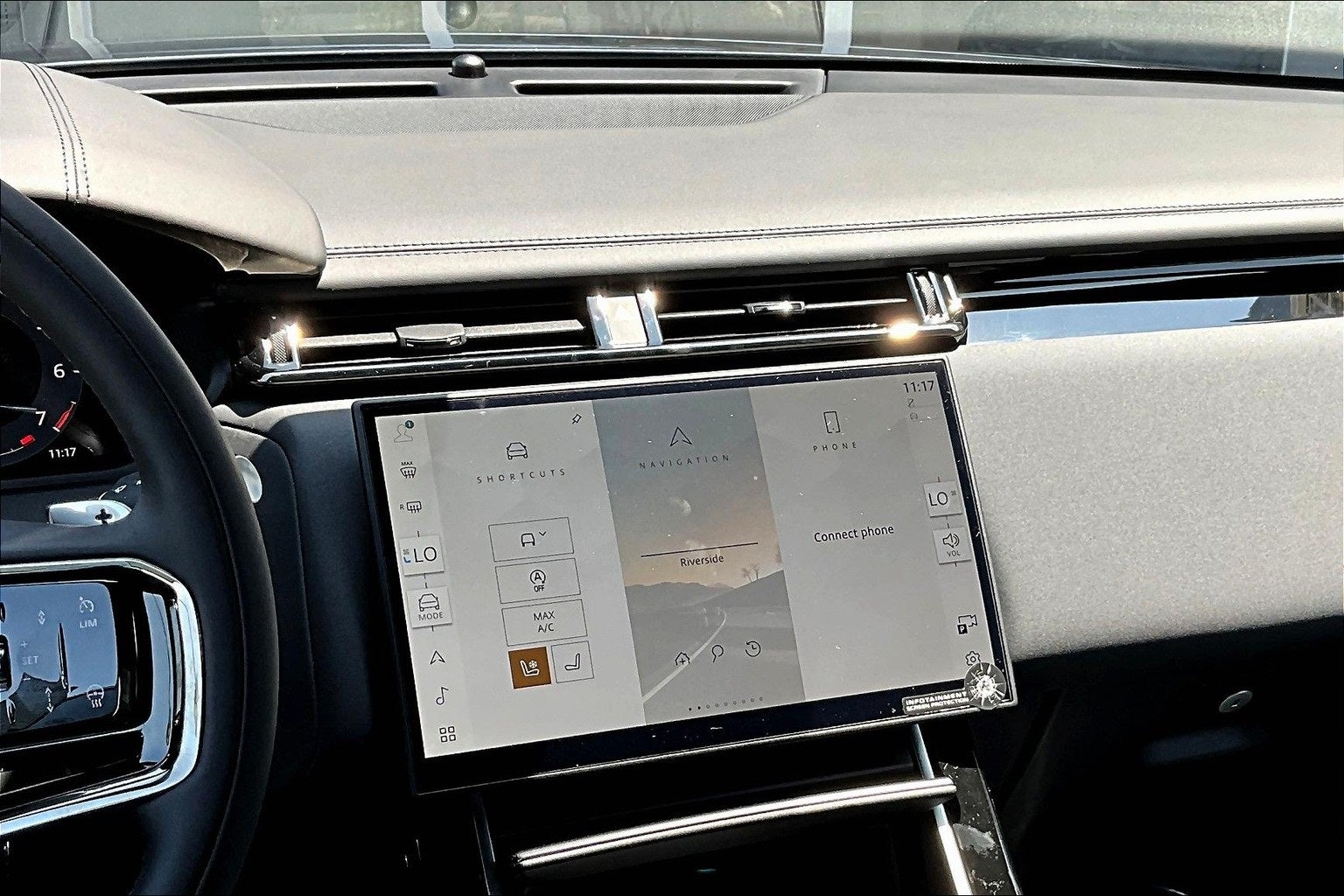 2026 Land Rover Range Rover Velar Dynamic SE